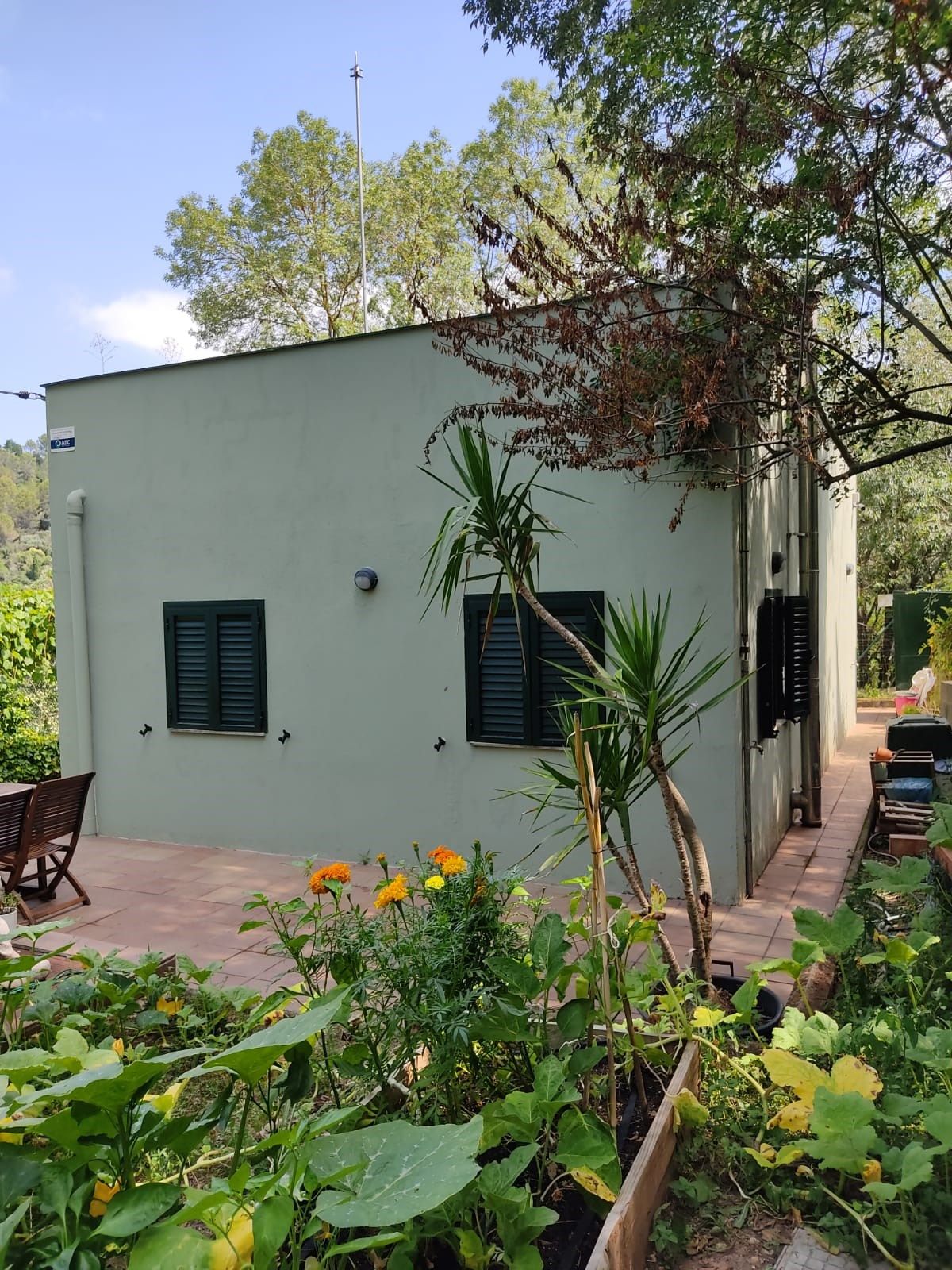 Vista exterior de Casa o xalet en venda en Girona Capital amb Calefacció i Moblat