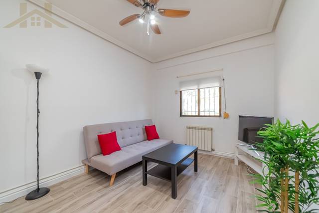 Piso en Venta en Calle de Simón Hernández en Centro