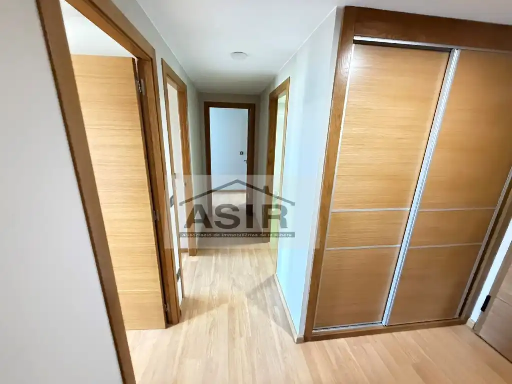 Flat for rent in Alzira  with Air Conditioner
