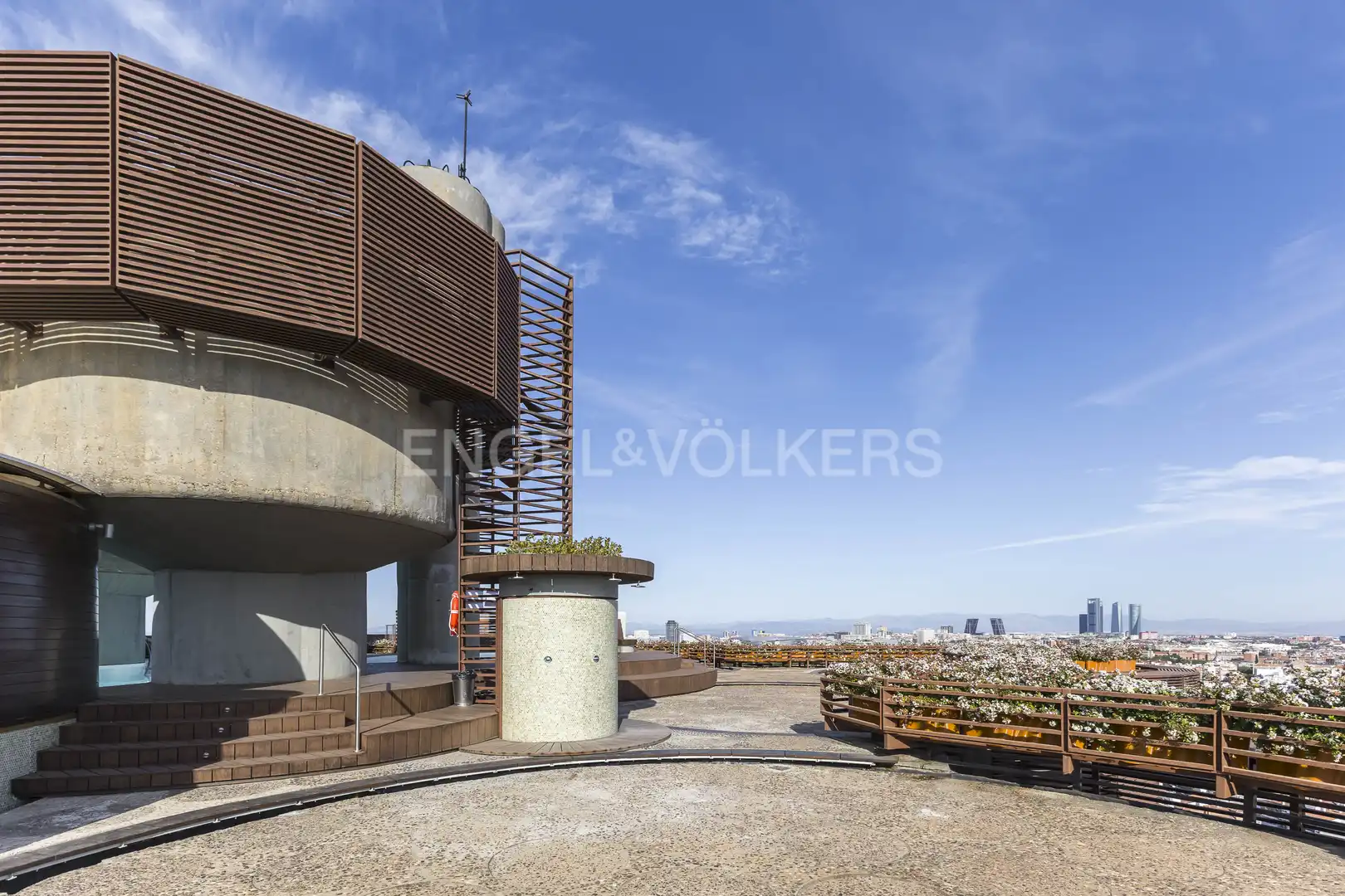 Terrace of Flat for rent in Madrid  with Air Conditioner, Heating and Furnished