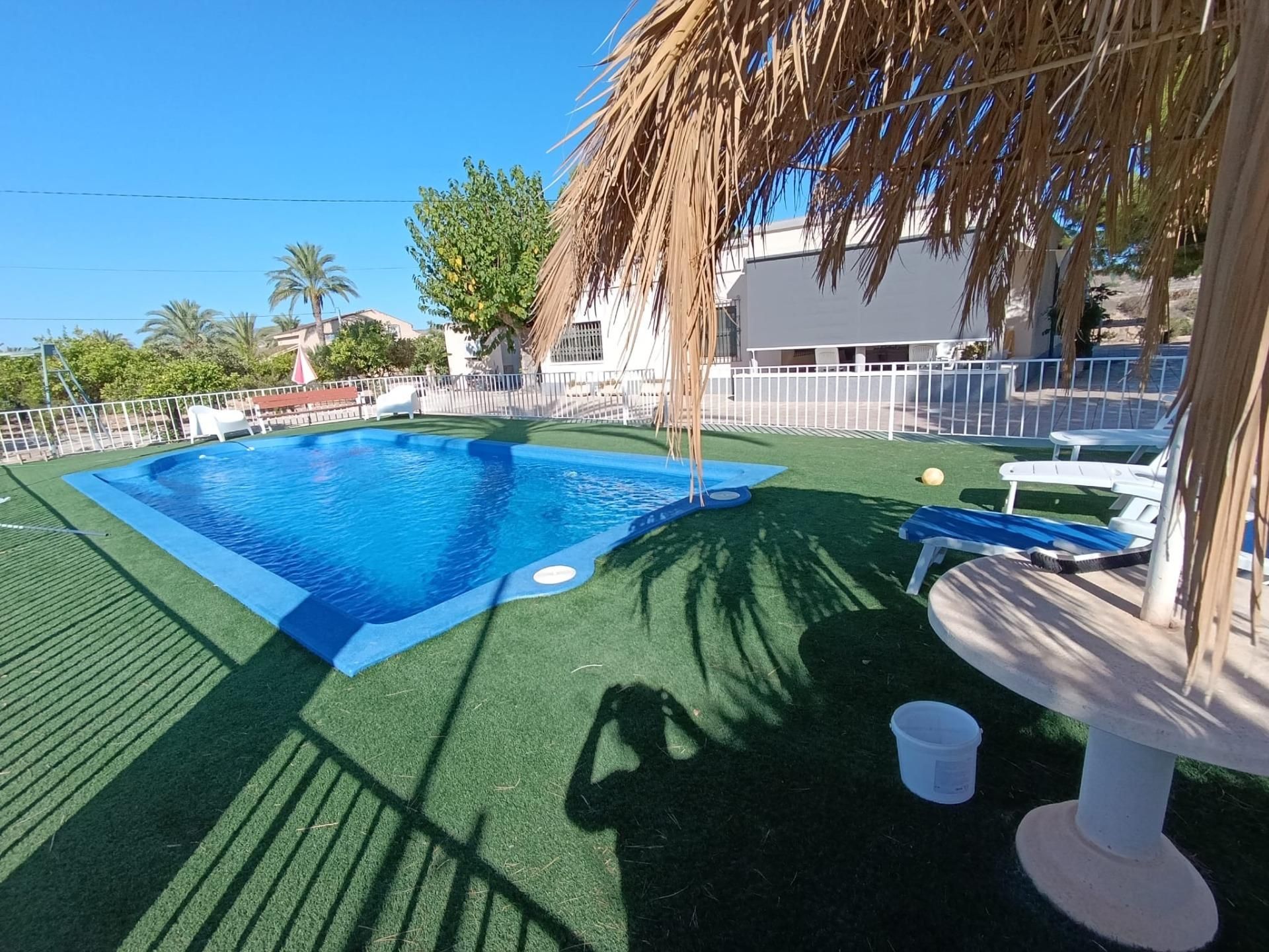 Piscina de Casa o xalet en venda en Elche / Elx amb Jardí privat, Terrassa i Traster