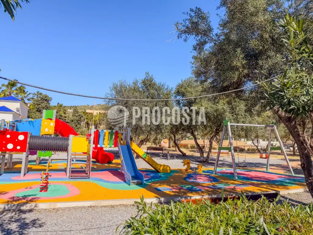 Parking de Piso en venta en Almuñécar con Terraza y Internet