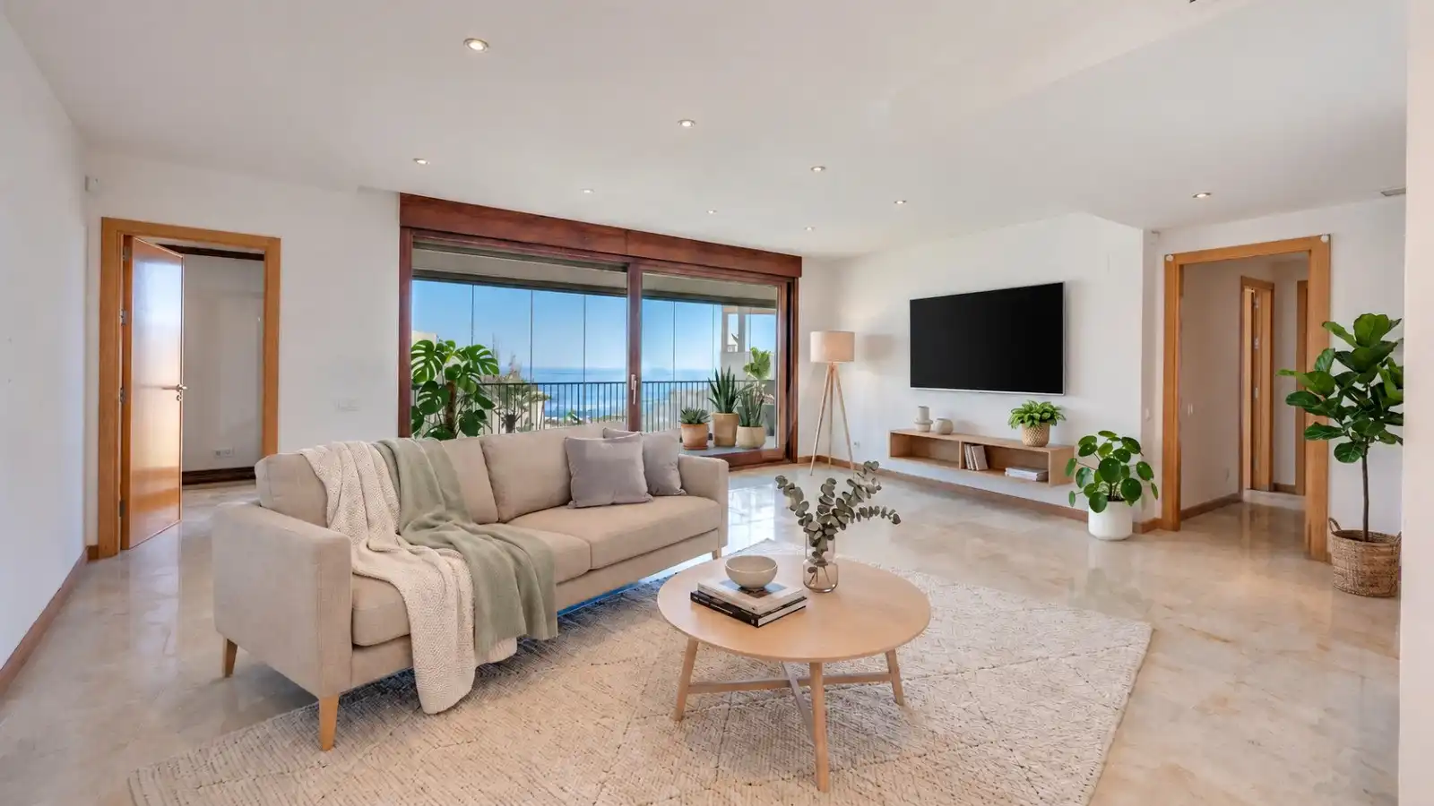 Living room of Apartments for sale in Marbella  with Air Conditioner, Heating and Terrace