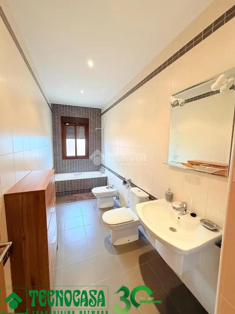 Baño de Casa adosada en venta en Burujón con Aire acondicionado, Calefacción y Terraza
