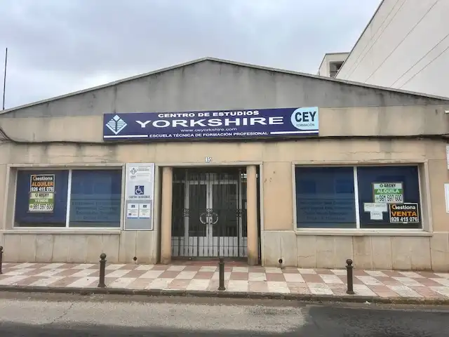 Exterior view of Commercial properties for rent in Puertollano  with Air Conditioner and Furnished