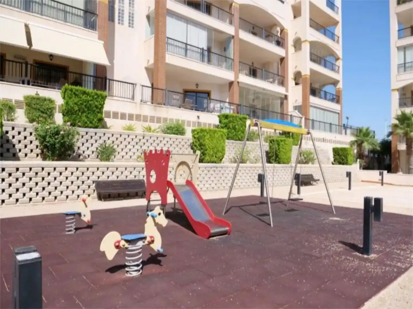 Terrassa de Pis en venda en Guardamar del Segura amb Aire condicionat, Piscina i Balcó