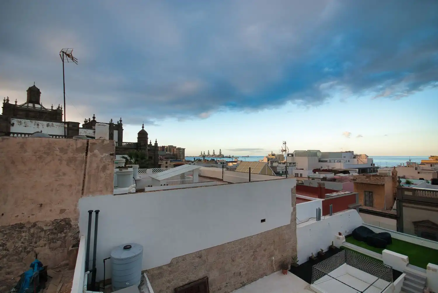 Vista exterior de Edifici en venda en Las Palmas de Gran Canaria