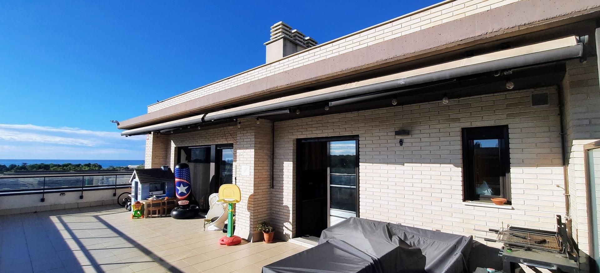 Terrace of Attic for sale in Vilanova i la Geltrú  with Air Conditioner, Parquet flooring and Terrace