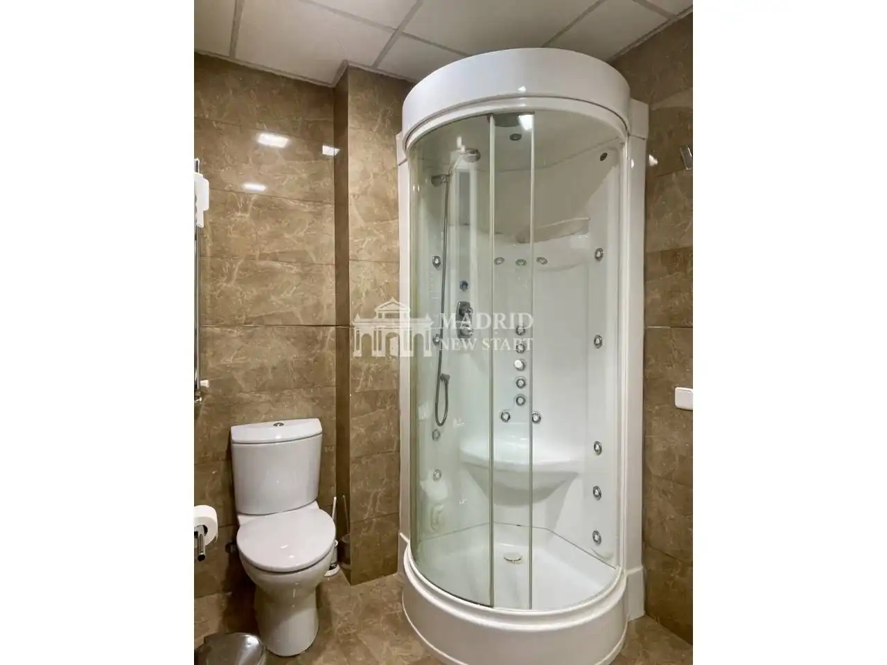 Badezimmer von Wohnung zur Miete in Madrid mit Klimaanlage, Heizung und Parkett