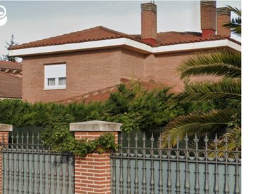 Villa avec jardin à vendre à Calle Almendro 17