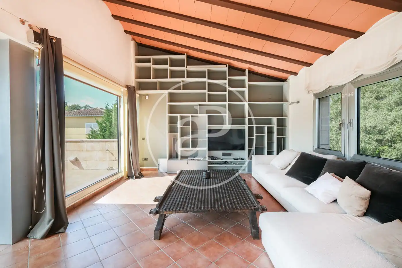 Casa amb piscina en venda a Carrer Mercè Rodoreda, imagen 5
