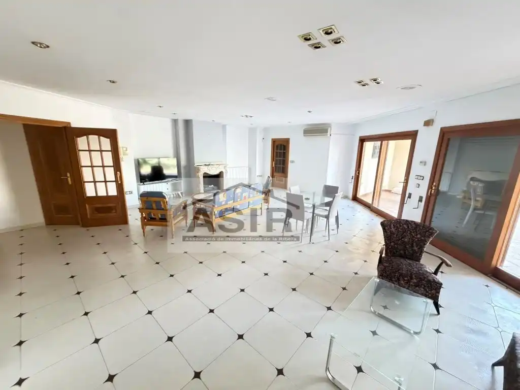 Casa amb piscina en venda a Calle Ravalet, imagen 9