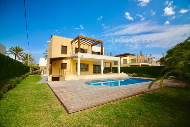 Casa-chalet en Venta en N/A en Cabo Roig