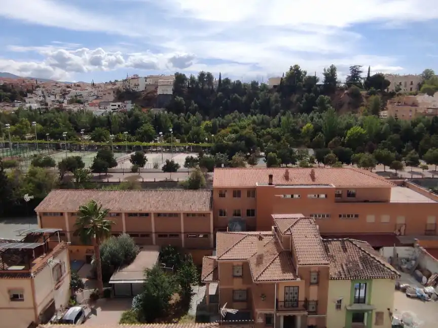 Exterior view of Flat for sale in  Granada Capital