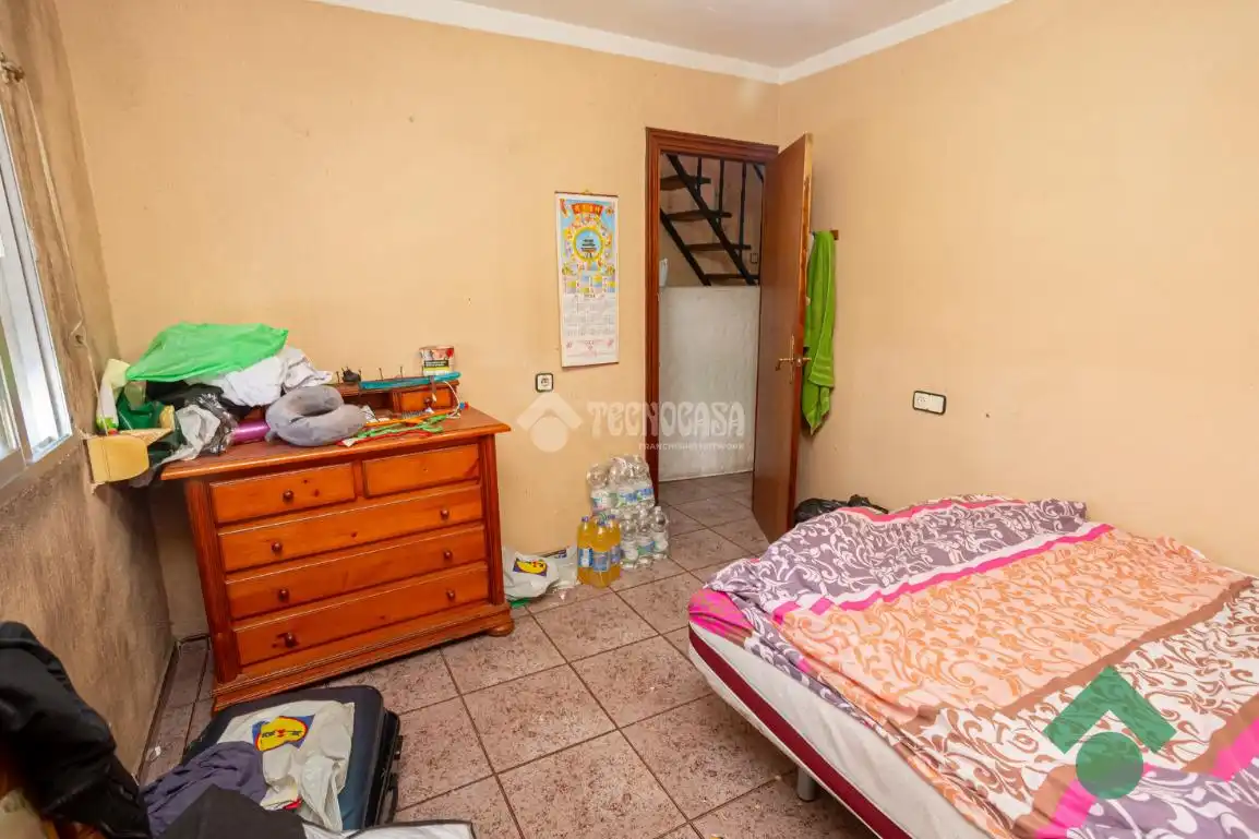 Dormitori de Casa adosada en venda en Algeciras amb Terrassa