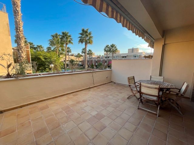 Flat for sale in Avenida Pintor Fernando Soria, Alicante Golf