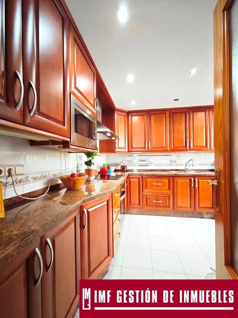 Cocina de Casa o chalet en venta en Vélez-Málaga con Aire acondicionado, Calefacción y Terraza