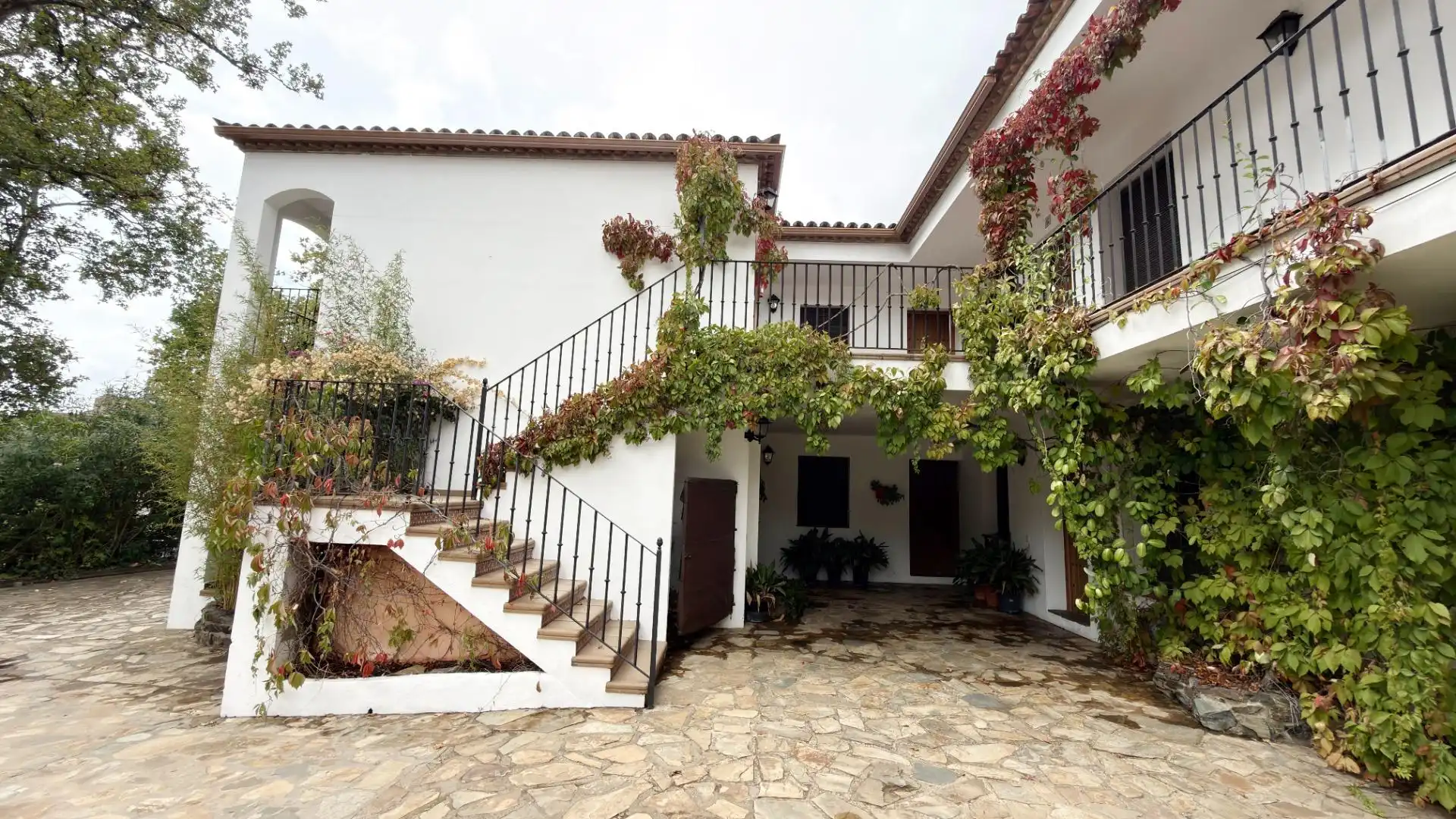 Außenansicht von Gebäude zum Verkauf in Almonaster la Real, Huelva