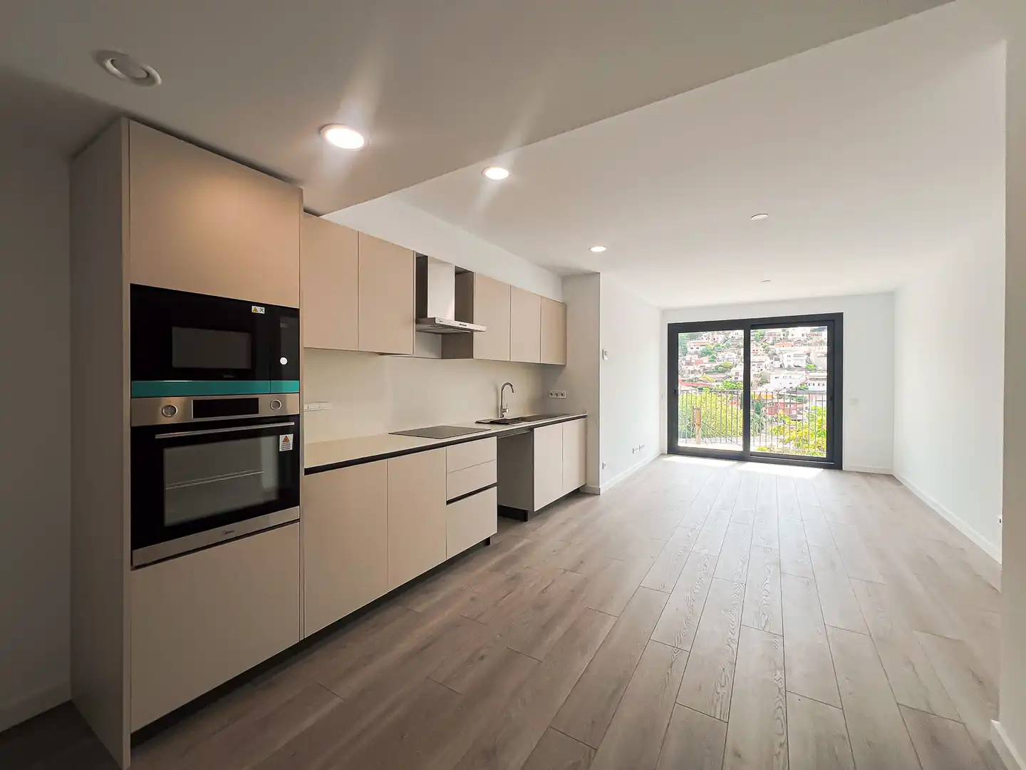Bajo de obra nueva con ascensor en venta en Carrer Major 490, imagen 4