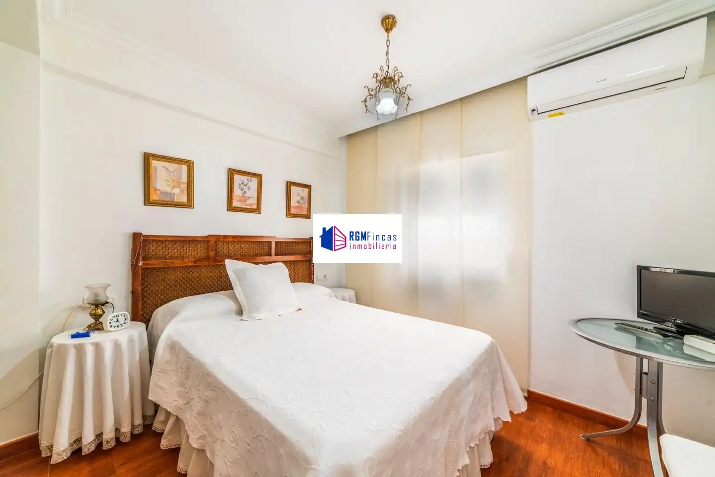 Bedroom of Flat for sale in Sevilla