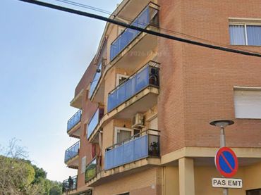 Pis amb balcó en venda a Carrer Dos 2