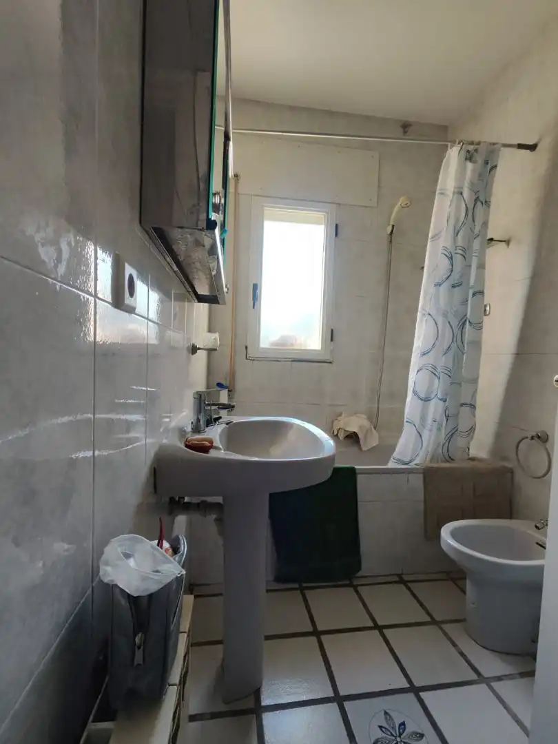Bany de Casa o xalet en venda en Sevilla la Nueva amb Calefacció, Jardí privat i Terrassa
