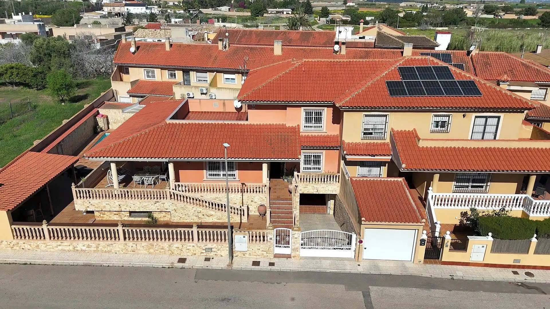 Vista exterior de Casa o xalet en venda en La Unión amb Aire condicionat, Calefacció i Jardí privat