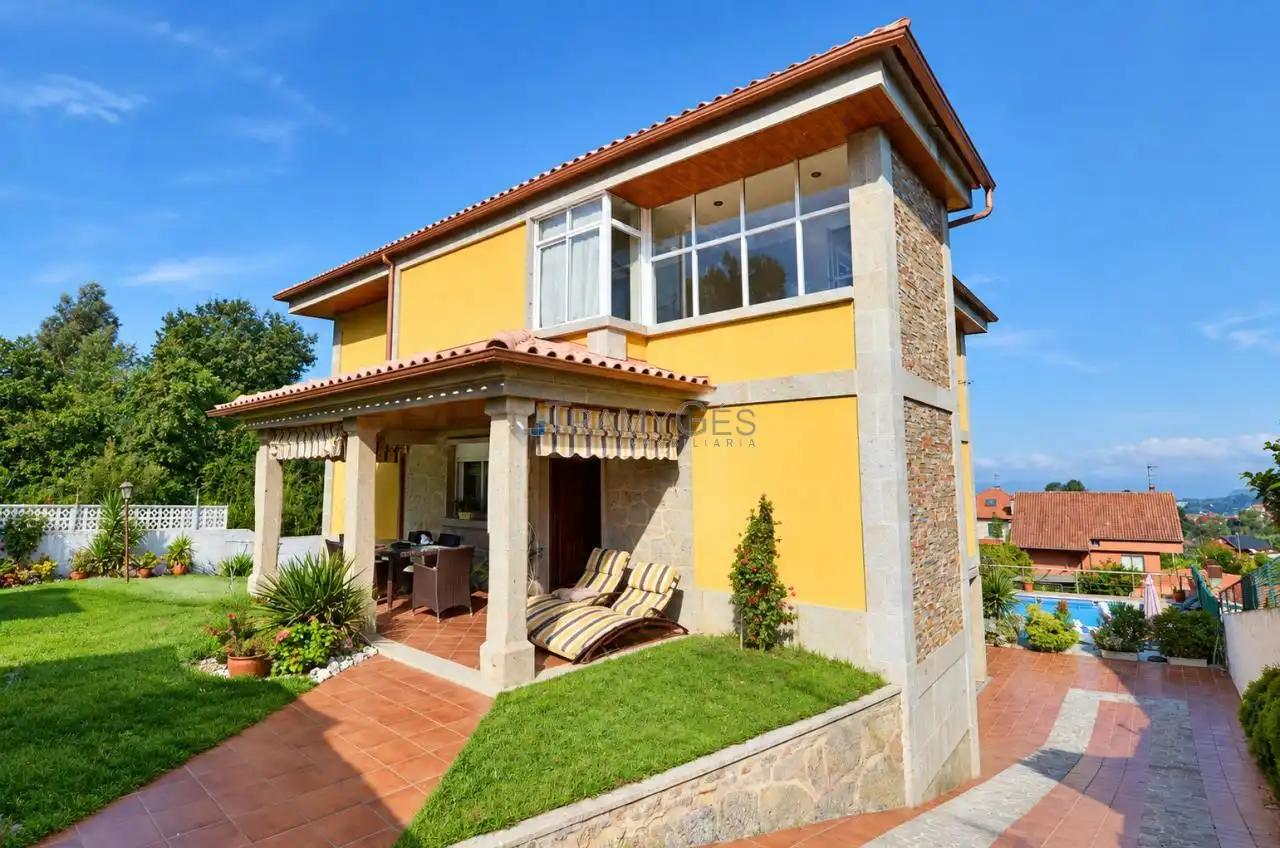 Chalet con piscina en venta en CAMINO TINTUREIRA