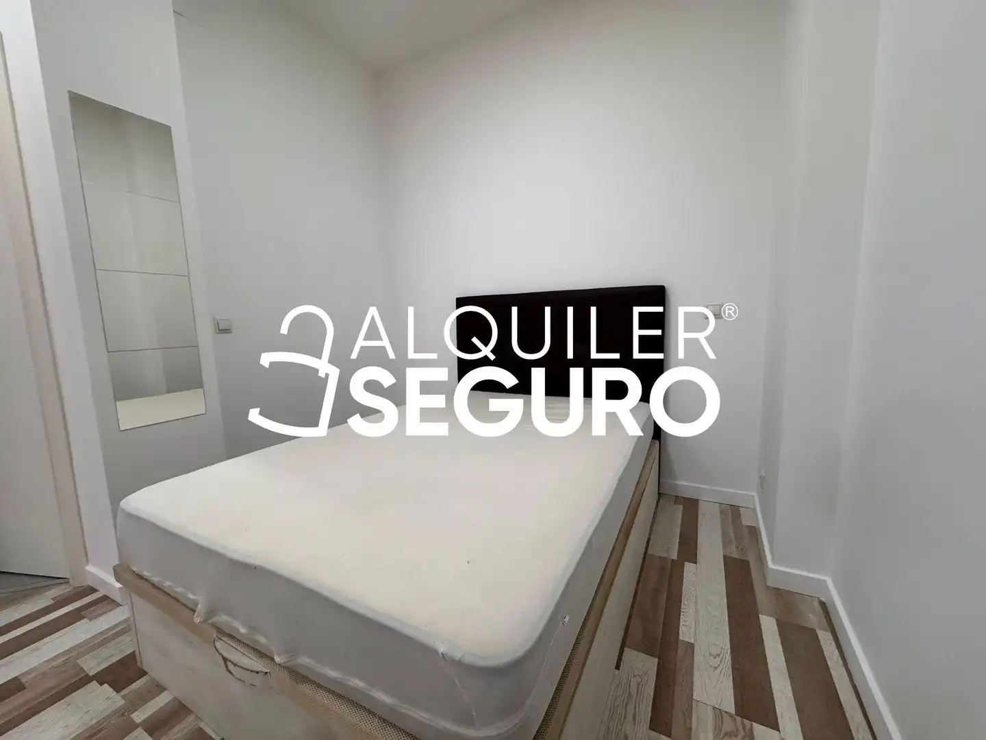 Habitación de Piso de alquiler en Madrid con Aire acondicionado y Amueblado