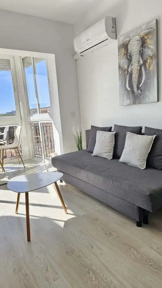 Terraza de Estudio en venta en Torremolinos con Aire acondicionado, Calefacción y Amueblado
