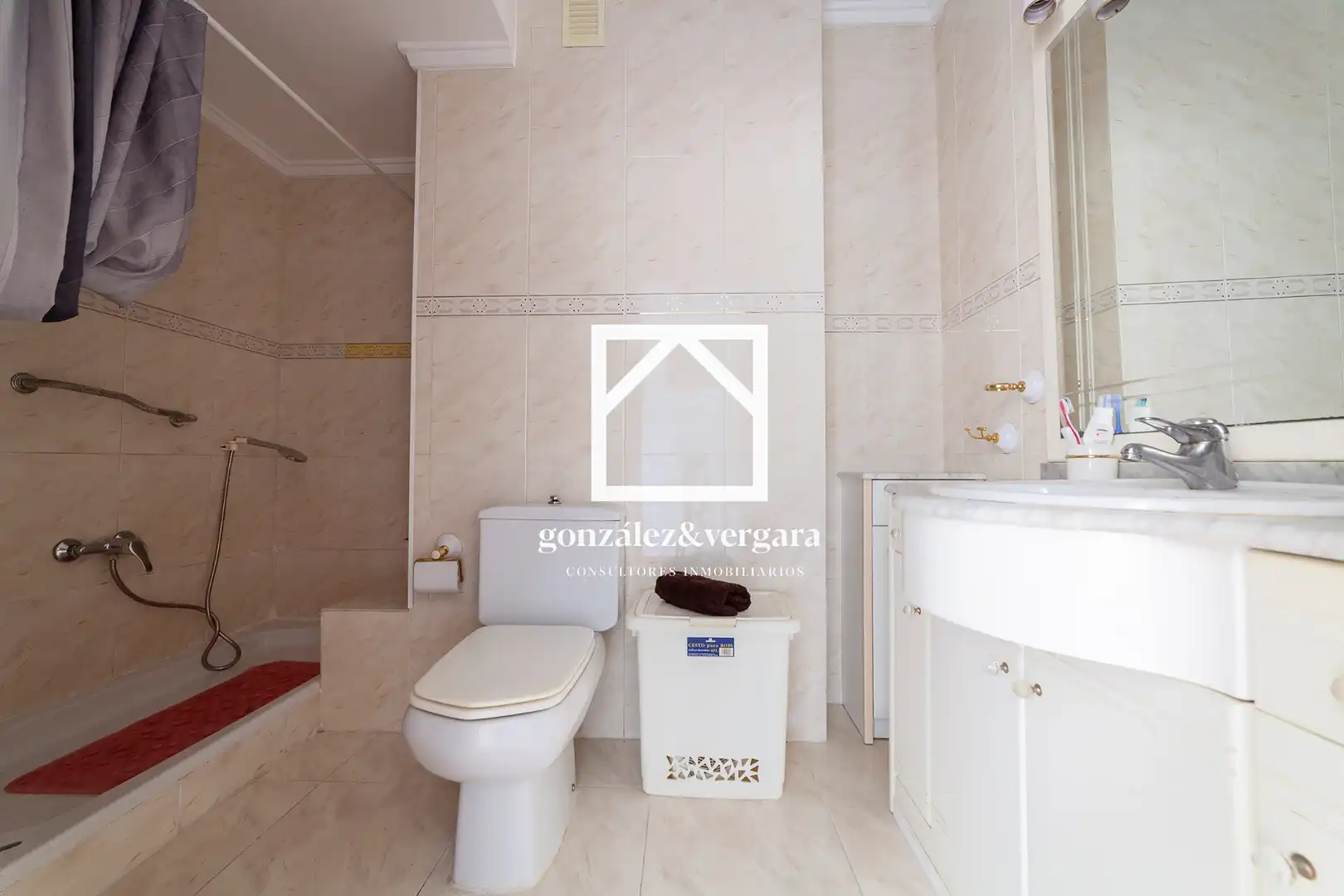 Baño de Piso en venta en Valencia con Balcón