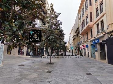Appartamento con ascensore in vendita a Centro