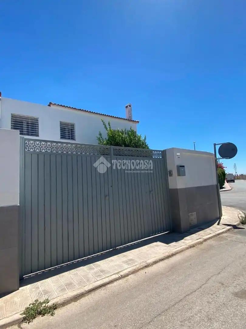 Casa adosada en venda a La Hacienda - Nueva Andalucía