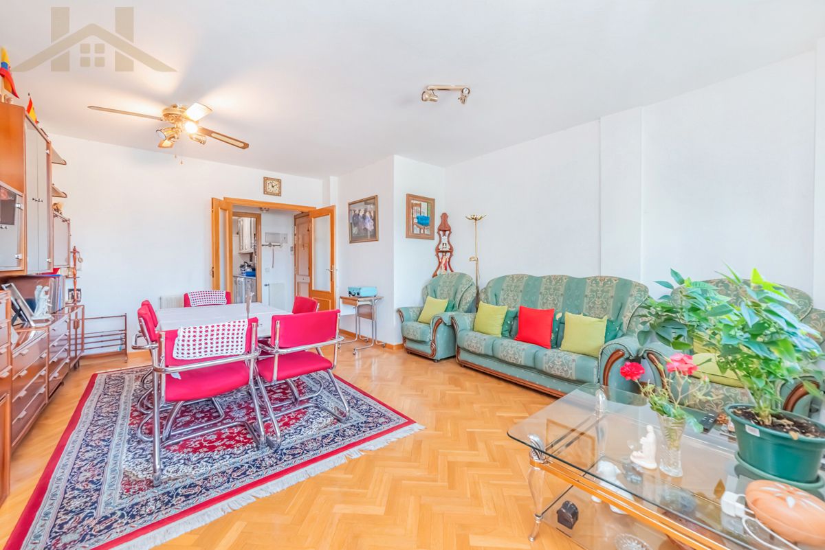 Living room of Flat for sale in Majadahonda  with Heating, Terrace and Storage room