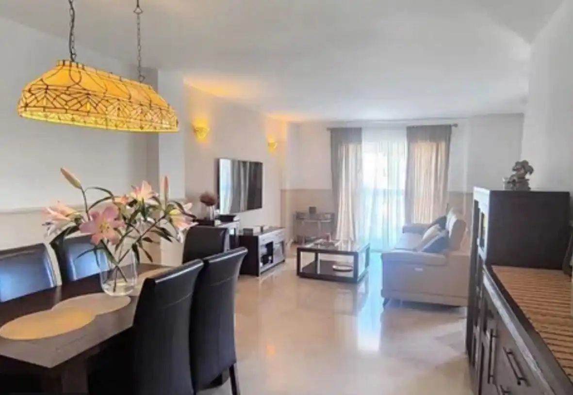 Flat with pool for sale in Calahonda