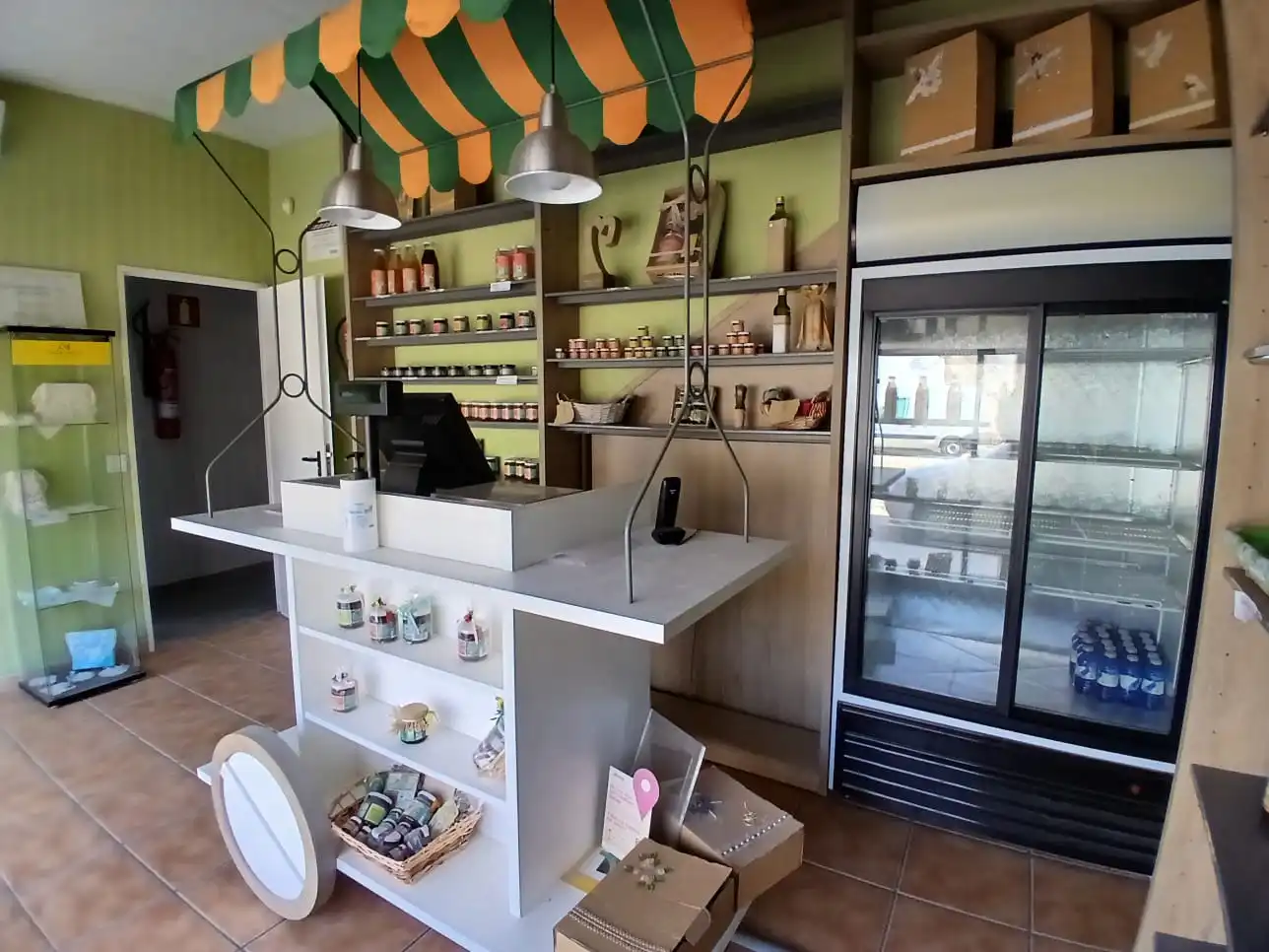 Local en venda en Valdeltormo amb Aire condicionat, Calefacció i Terrassa