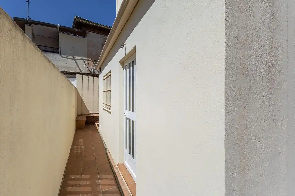 Vista exterior de Casa o xalet en venda en Granada amb Aire condicionat, Calefacció i Jardí privat