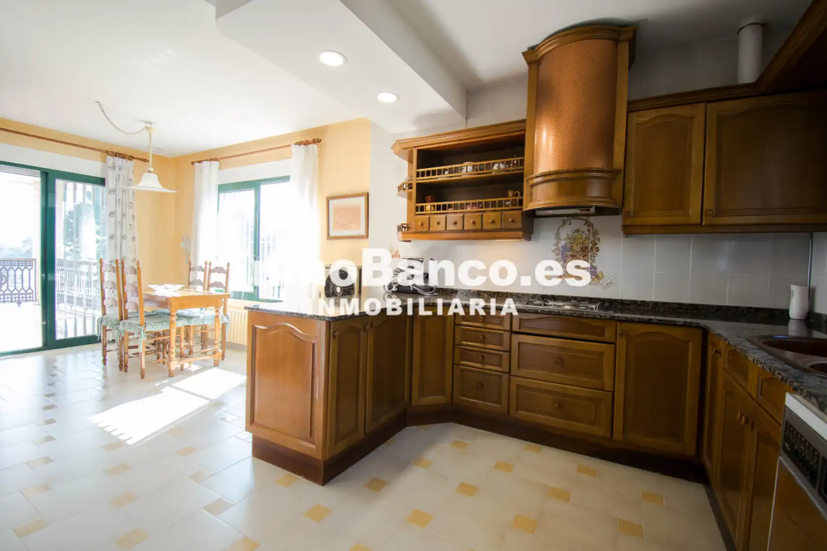 Cocina de Casa o chalet en venta en Chiva con Aire acondicionado, Calefacción y Jardín privado
