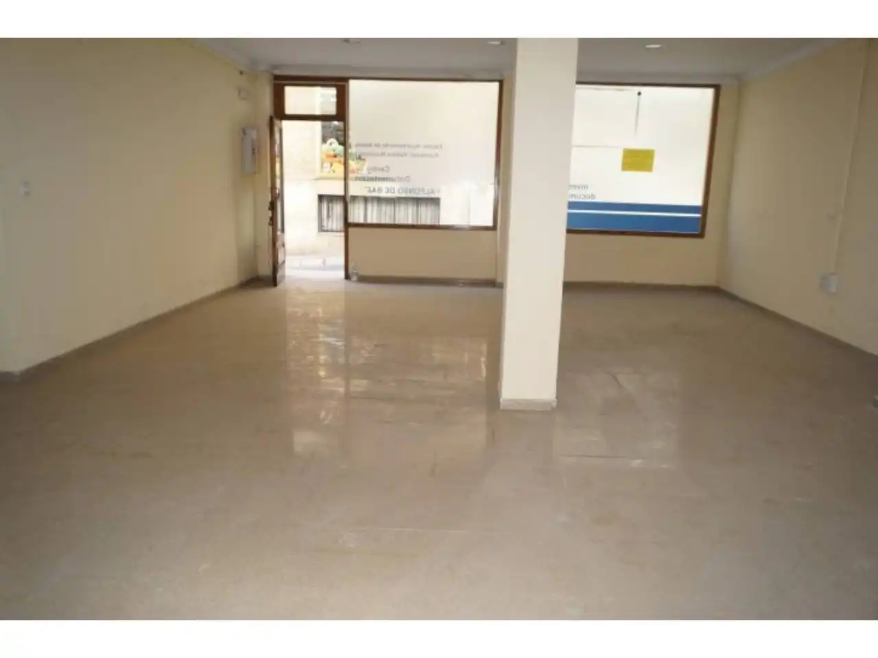 Local comercial en venda a Baena