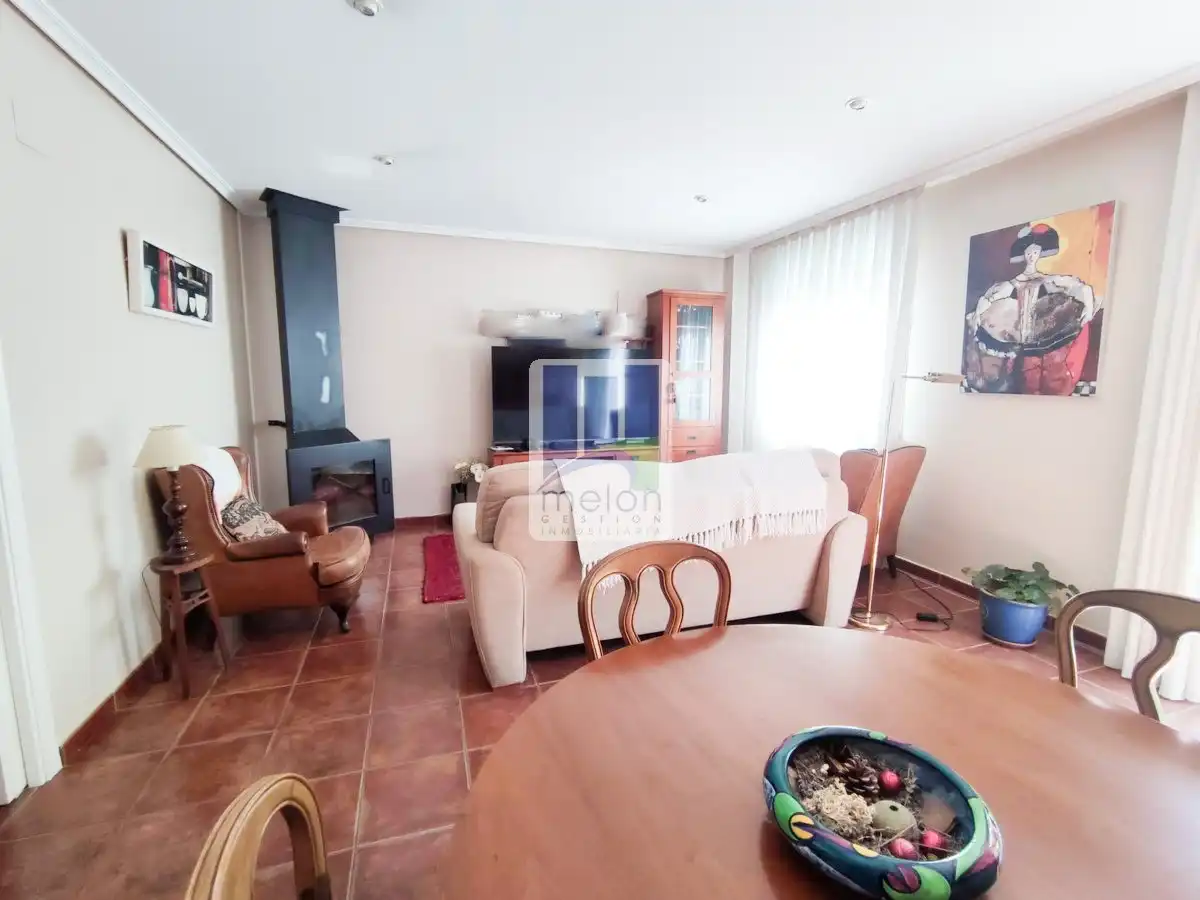 Sala d'estar de Casa o xalet en venda en Burgos