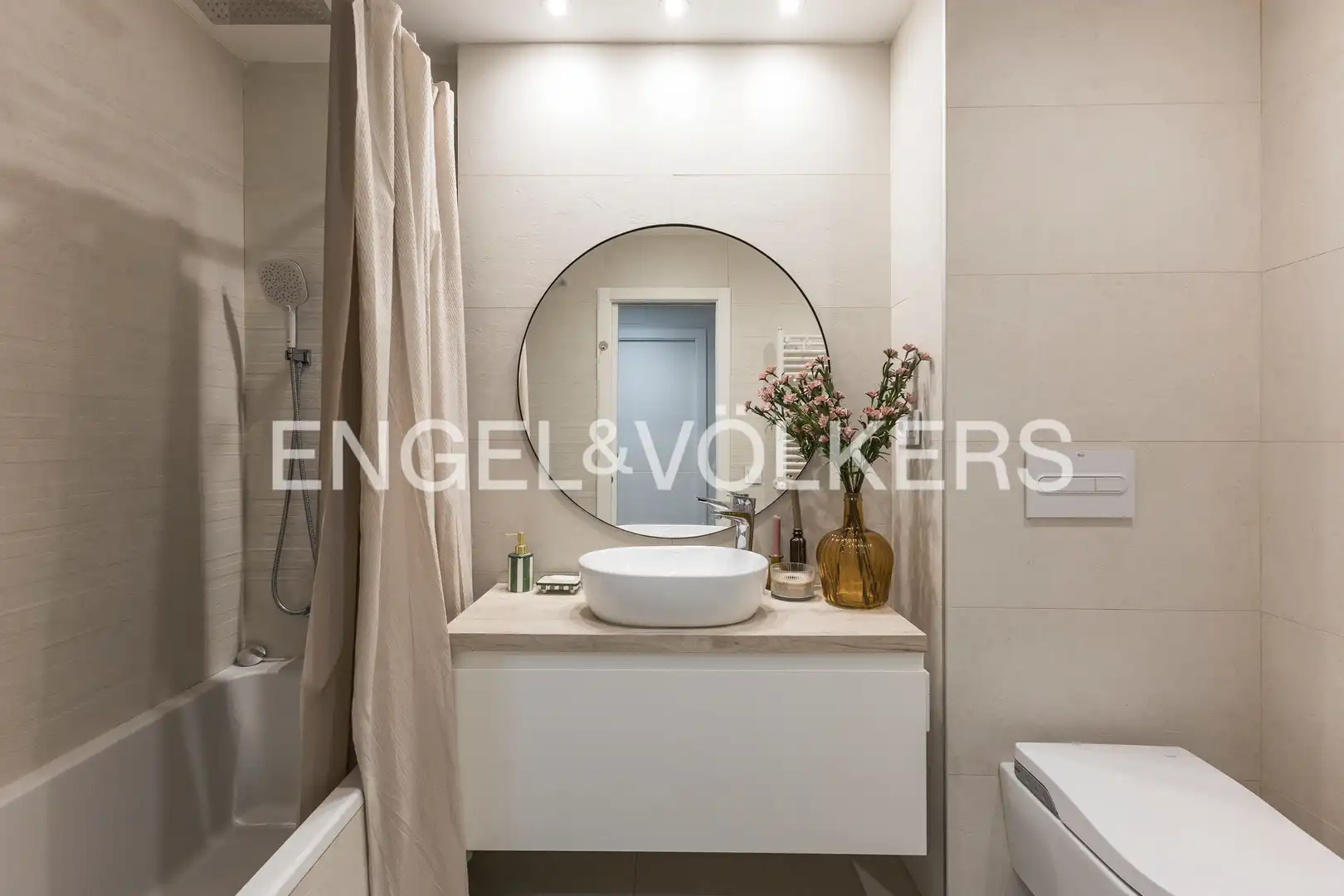 Baño de Piso de alquiler en Barrio de Salamanca