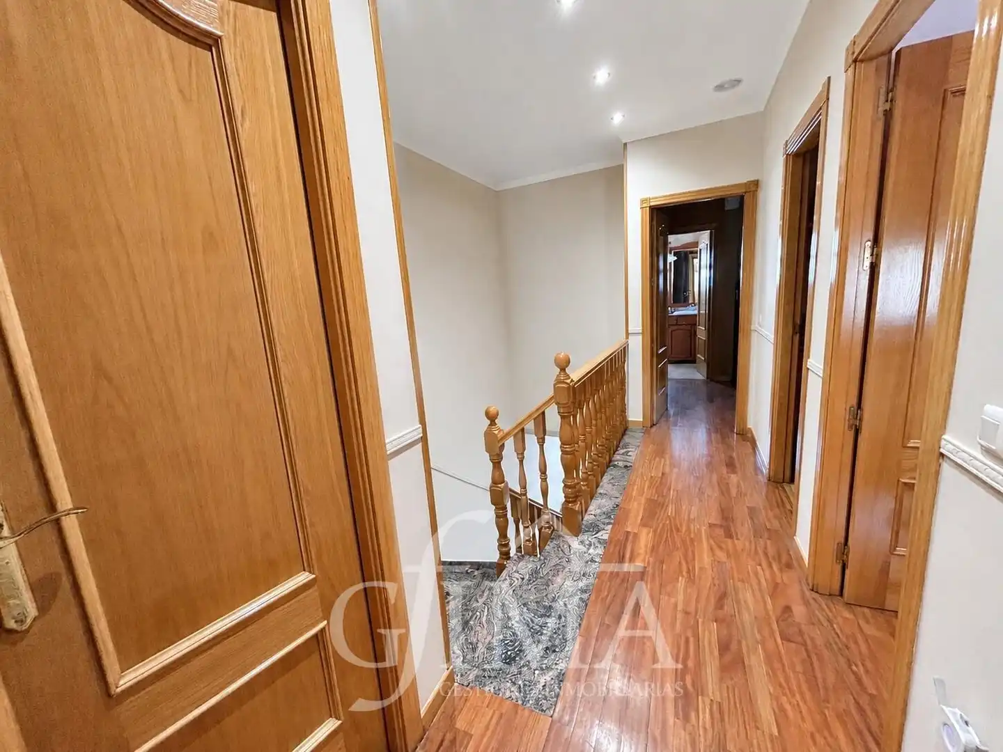 Casa adosada en venta en Tomelloso con Calefacción, Trastero y Amueblado