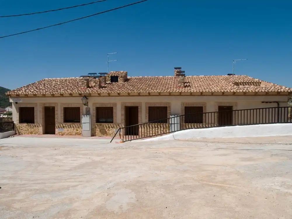 Xalet amb terrassa en venda a Elche de la Sierra, imagen 3