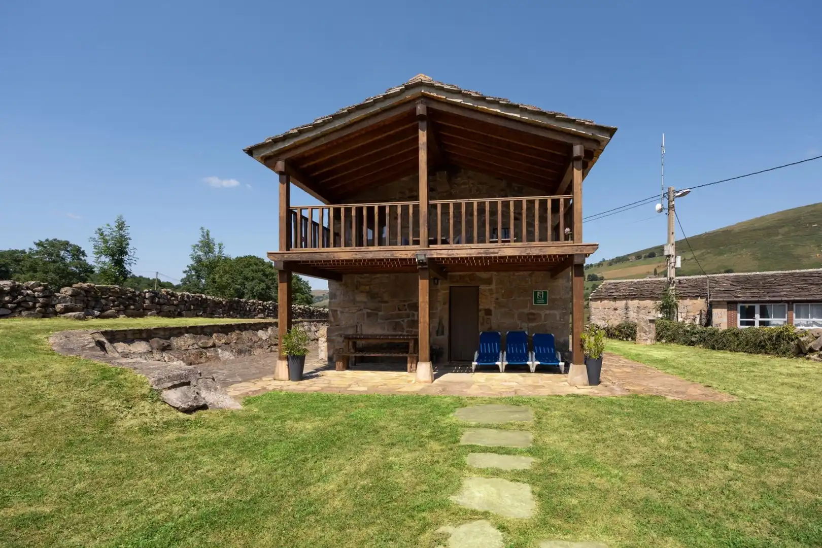 Vista exterior de Casa o chalet en venta en San Pedro del Romeral con Calefacción, Jardín privado y Terraza