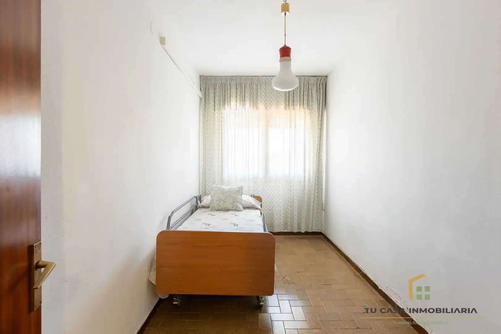 Schlafzimmer von Wohnung zum Verkauf in Badalona mit Klimaanlage