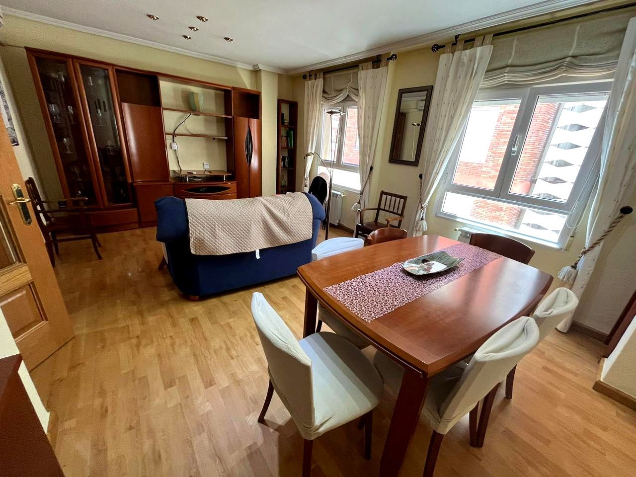Sala d'estar de Pis de lloguer en Salamanca Capital amb Aire condicionat, Calefacció i Moblat