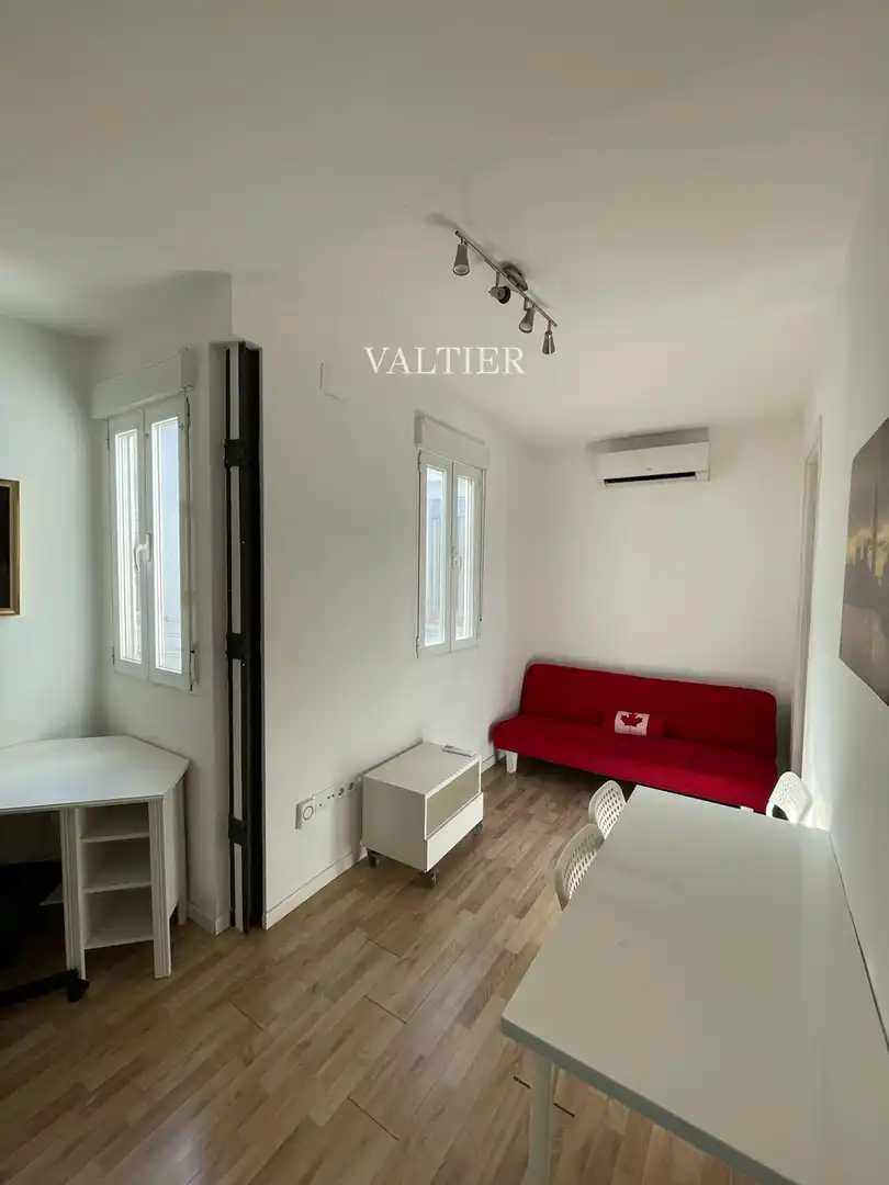 Terrasse von Wohnung zur Miete in  Madrid Capital mit Klimaanlage und Möbliert