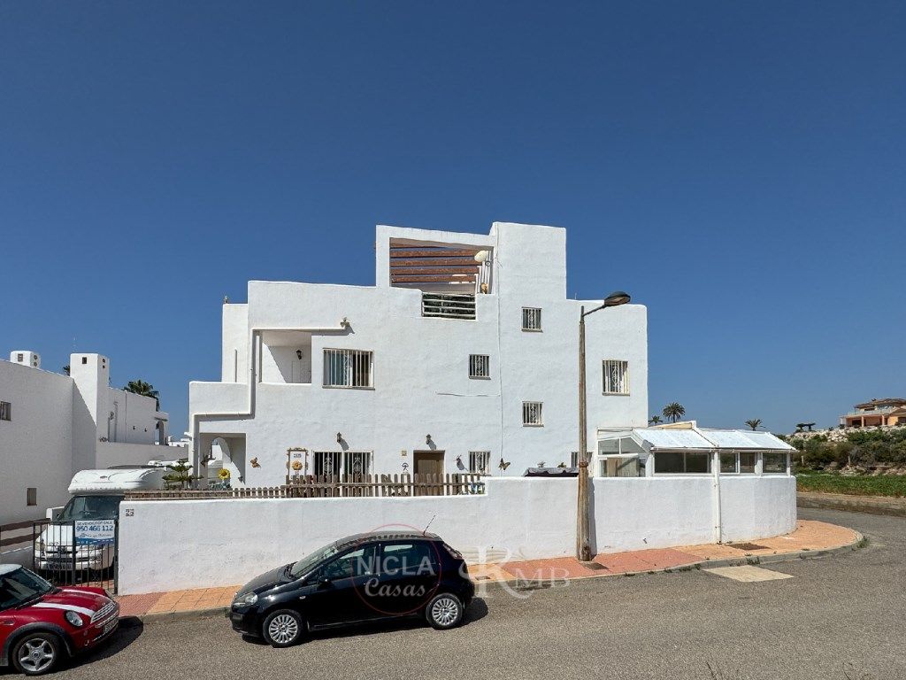 Vista exterior de Casa o xalet en venda en Cuevas del Almanzora amb Aire condicionat, Terrassa i Moblat