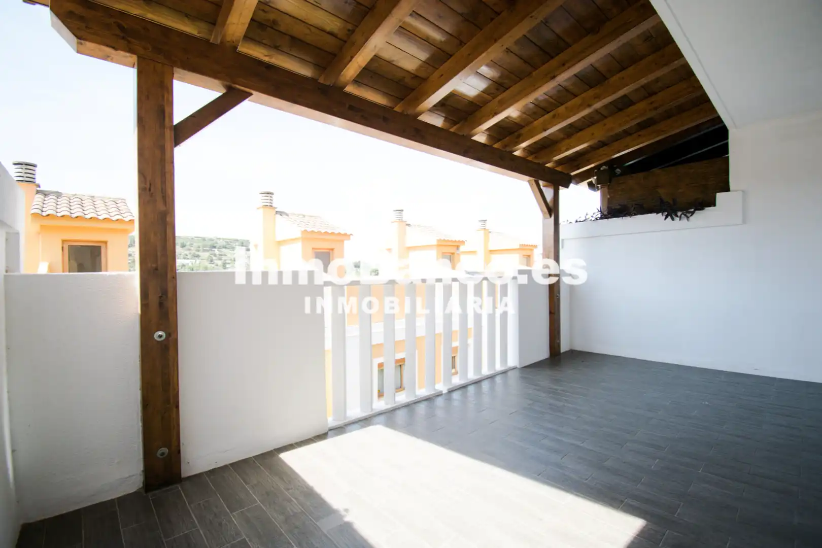 Terraza de Casa adosada de alquiler en Chiva con Aire acondicionado, Jardín privado y Terraza