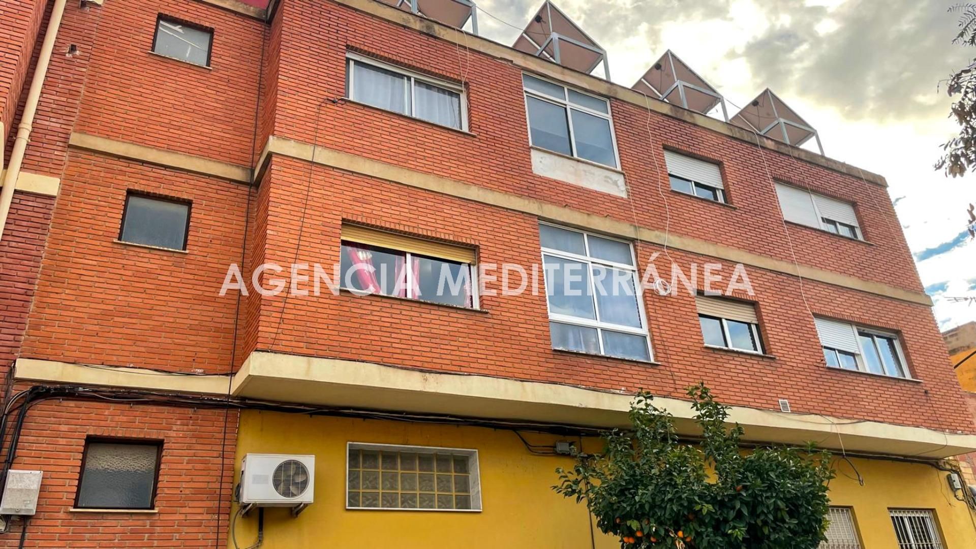 Vista exterior de Edifici en venda en Moncada